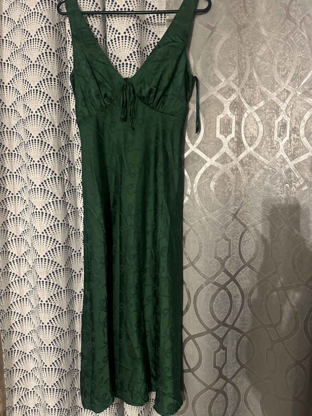 Trixxi Emerald Green Slip Dress with V-Neck Sz M